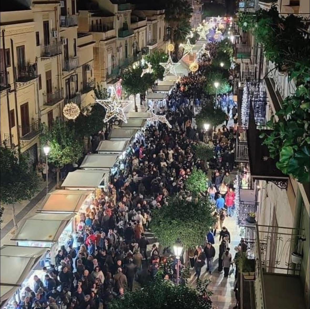 Partecipanti e atmosfera dello Sfincione Fest, a testimonianza del successo dei nostri eventi.